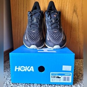 HOKA one one Clifton